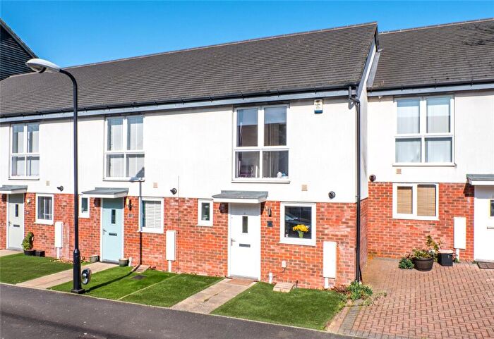 2 Bedroom End Of Terrace House For Sale In Nursery Grove, Gravesend, Kent, DA11