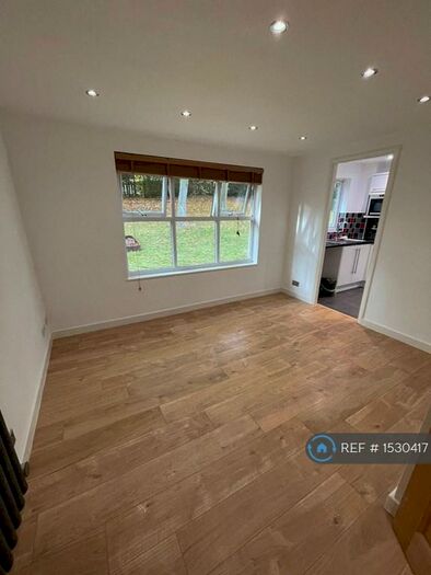 2 Bedroom Flat To Rent In Mitchell Road, Orpington, BR6