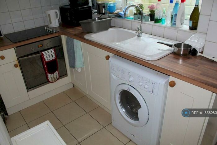 3 Bedroom Terraced House To Rent In Bonhay Road, Exeter, EX4