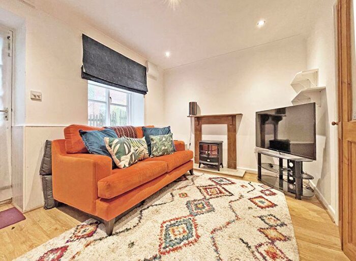 1 Bedroom Cottage For Sale In Old School Court, Honiton, EX14