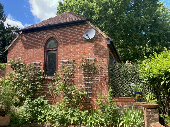 1 Bedroom Detached House To Rent In Lewes Road, East Grinstead, West Sussex, RH19