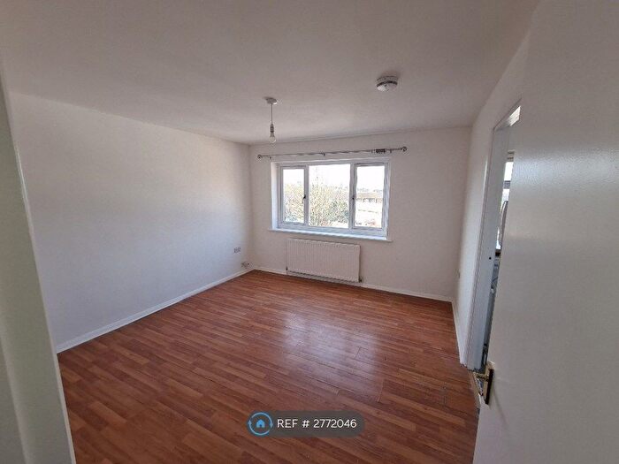 1 Bedroom Flat To Rent In St. James Way, Sidcup, DA14