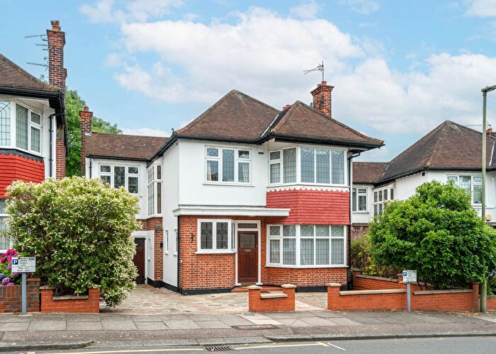 4 Bedroom Detached House To Rent In Talbot Crescent, Hendon, London, NW4