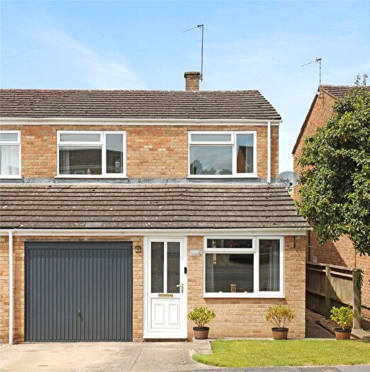 3 Bedroom Semi-Detached House For Sale In Marlborough Place, Charlbury, Chipping Norton, Oxfordshire, OX7