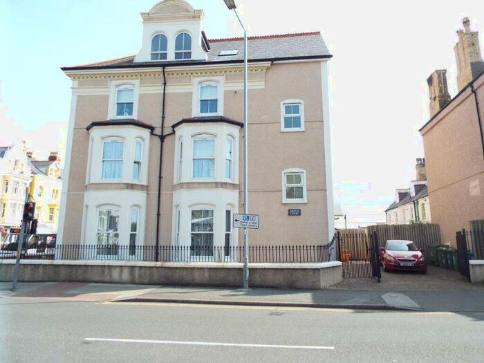 2 Bedroom Apartment To Rent In Argyle Court, Llandudno, LL30