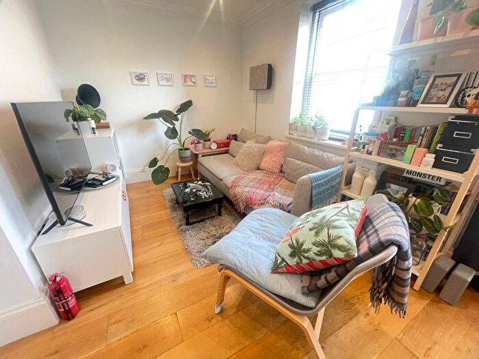 1 Bedroom Flat To Rent In Holloway Road, London, N7