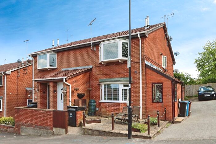 2 Bedroom Flat For Sale In Ardsley Close, Owlthorpe, Sheffield, South Yorkshire, S20