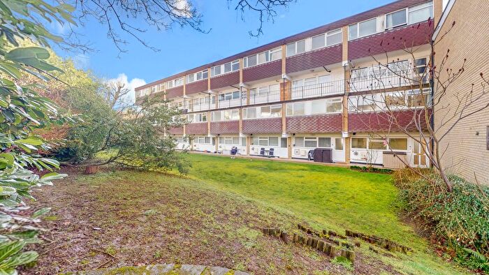 2 Bedroom Flat To Rent In Meycroft, Bromley, BR2