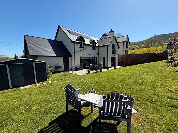 4 Bedroom Detached House For Sale In Penybontfawr, Oswestry, SY10