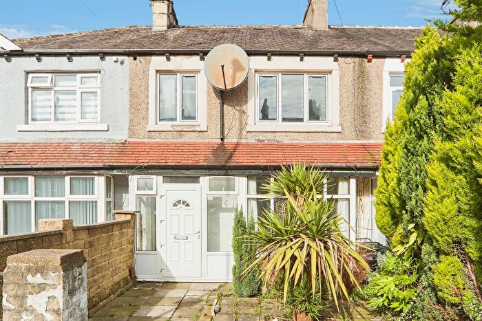 3 Bedroom Terraced House For Sale In Highfield Road, Frizinghall, Bradford, BD9