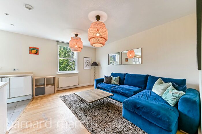 2 Bedroom Flat To Rent In Copper Mews, London, W4