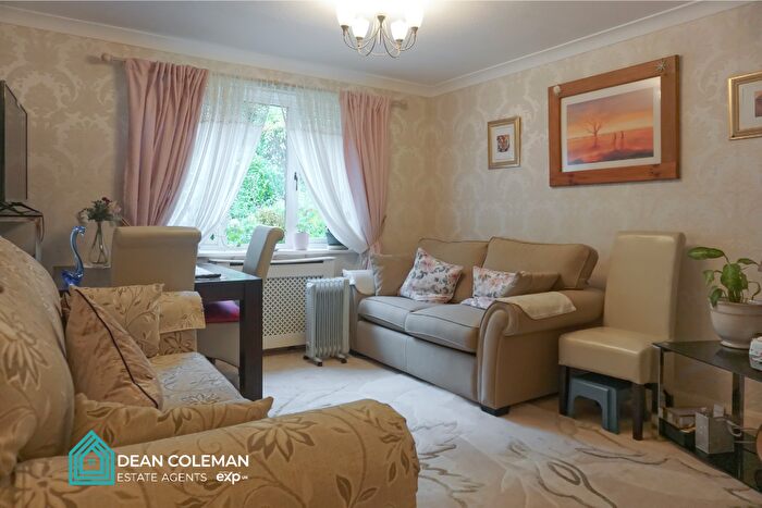 1 Bedroom Flat For Sale In The Spinney, Kings Norton, B38