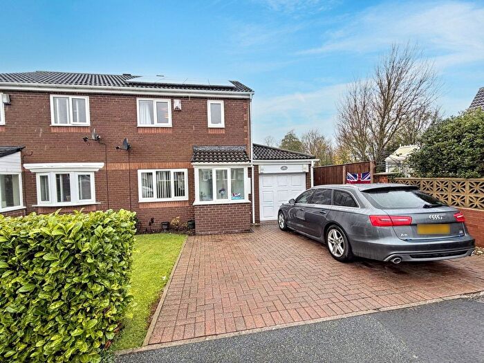 3 Bedroom Semi Detached House For Sale In Hollowdene, Hetton-Le-Hole, Houghton Le Spring, DH5