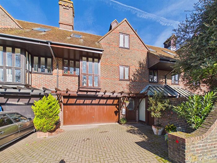 3 Bedroom Property For Sale In Hampton Court Road, East Molesey, KT8