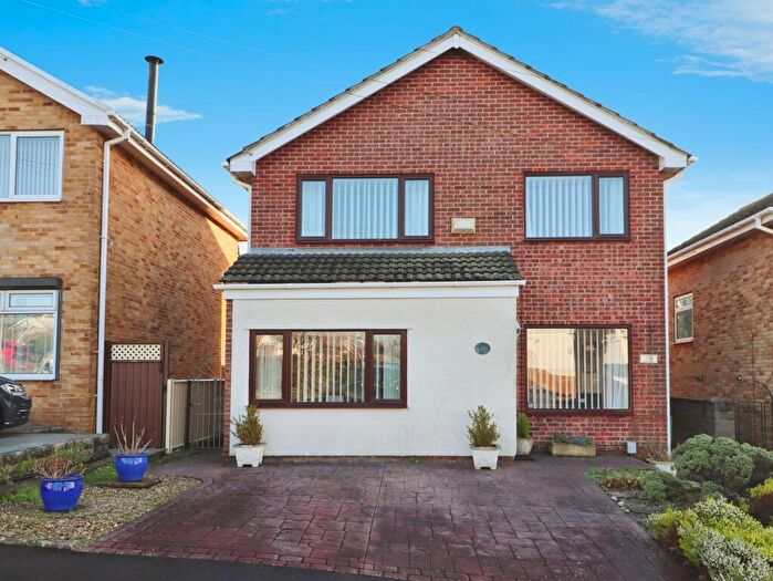 3 Bedroom Detached House For Sale In Glen Mavis Way, Barry, CF62