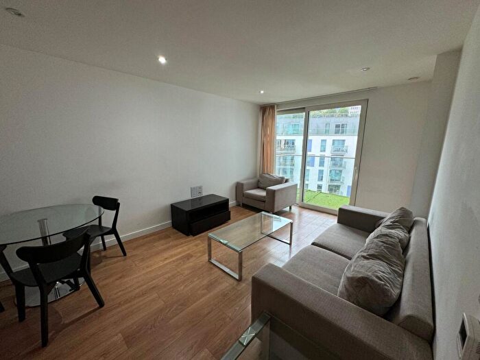 2 Bedroom Flat To Rent In Waterhouse Apartments, Saffron Central Square, Croydon, London, CR0