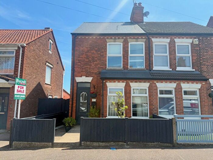 2 Bedroom Semi-Detached House For Sale In Roslyn Road, Gorleston, NR31