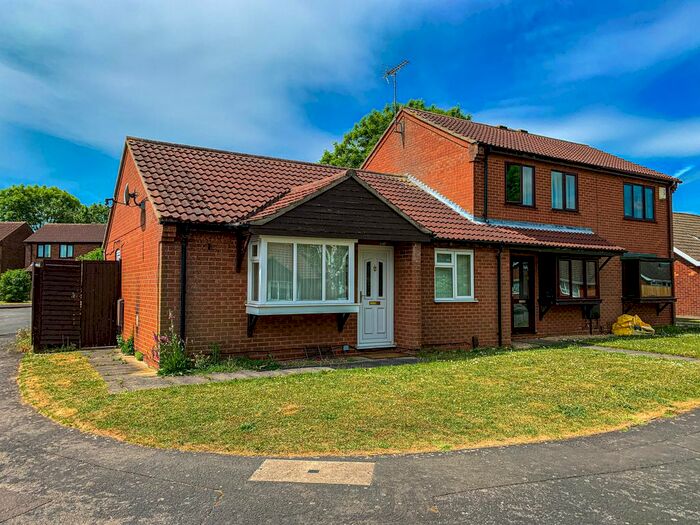 2 Bedroom Semi-Detached Bungalow To Rent In Fernleigh Avenue, Bracebridge Heath, Lincoln, LN4