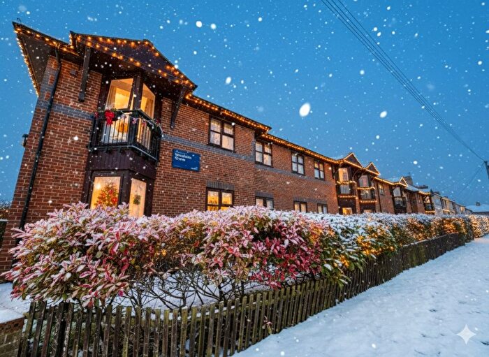 1 Bedroom Flat For Sale In Woodville Grove, Welling, Kent, DA16