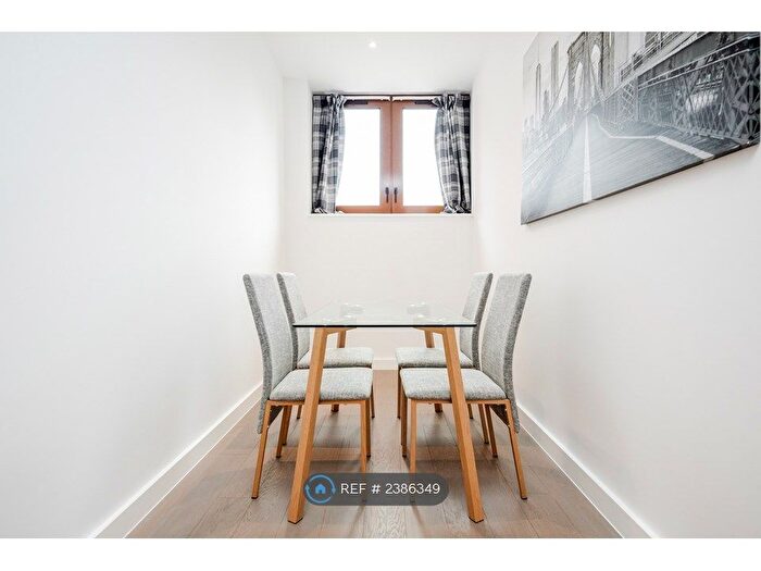 1 Bedroom Flat To Rent In Ziggurat House, St Albans, AL1