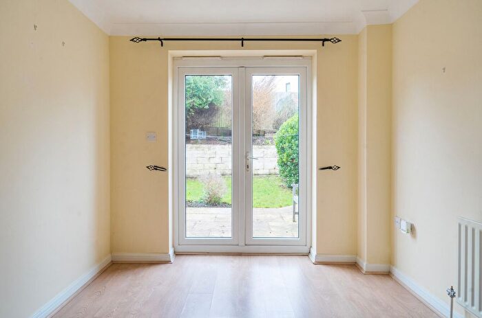 3 Bedroom End Of Terrace House For Sale In Godalming, Surrey, GU7