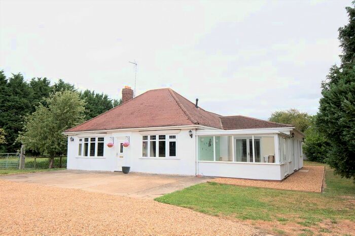 3 Bedroom Detached Bungalow For Sale In Spalding Road, Bourne, PE10