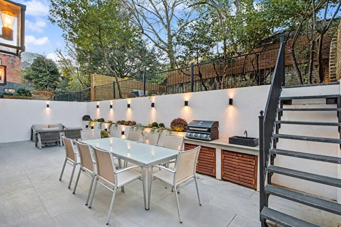 4 Bedroom Flat For Sale In Adamson Road, Belsize Park, London, NW3