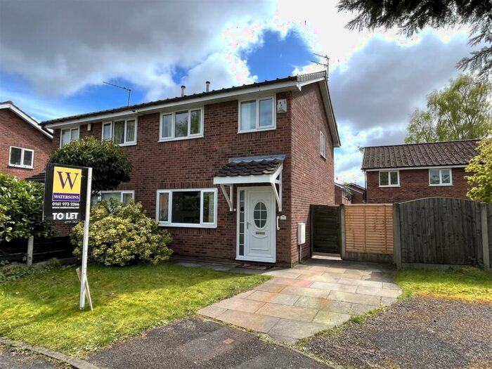 3 Bedroom Semi-Detached House To Rent In Maple Close, Sale, M33