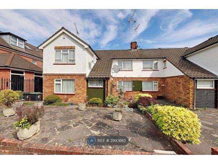 2 Bedroom Maisonette To Rent In Algers Road, Loughton, IG10
