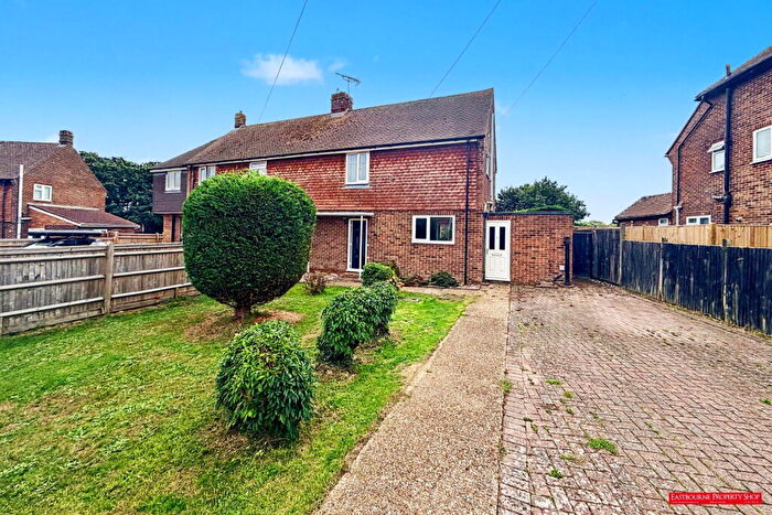 3 Bedroom Semi-Detached House For Sale In Meadow Road, Hailsham, BN27