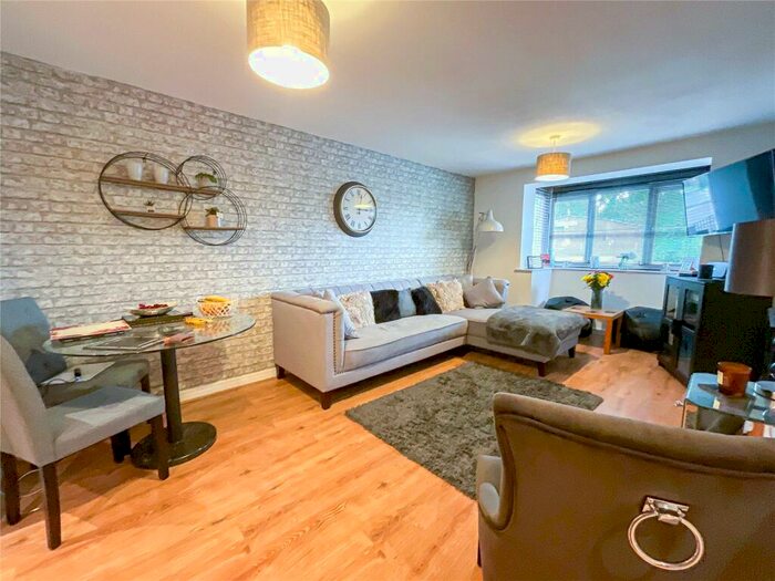 2 Bedroom Apartment For Sale In Tavinor Place, A Bonehill Road, Tamworth, Staffordshire, B78
