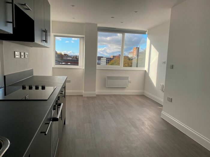 1 Bedroom Flat To Rent In George House, Wakefield, WF1