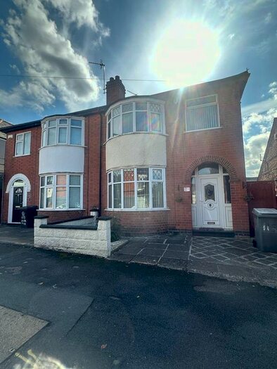 3 Bedroom Semi-Detached House To Rent In Fairfax Road, Leicester, LE4