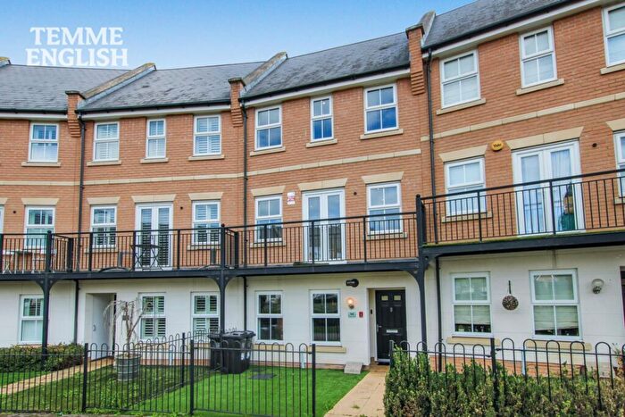 5 Bedroom Terraced House For Sale In School Avenue, Dunton Fields, Laindon, Essex, SS15