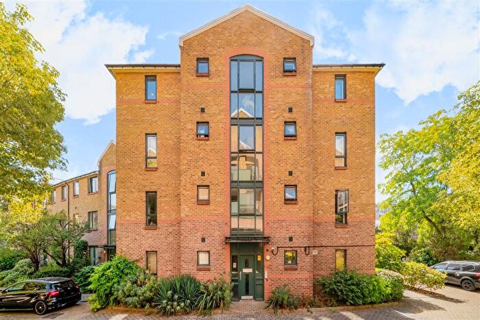 1 Bedroom Flat For Sale In Durward Street, Whitechapel, E1