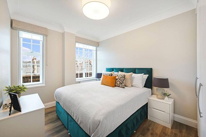 2 Bedroom Flat To Rent In Stafford Court, High Street Kensington, London, W8