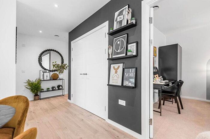 2 Bedroom Flat For Sale In Meridian Water, Enfield, London, N18