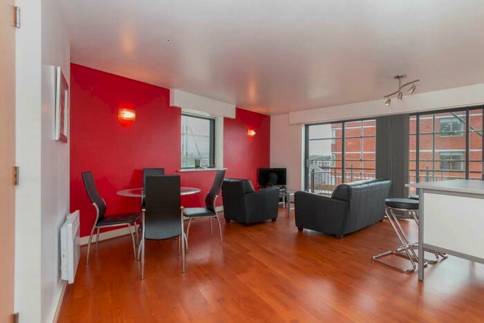 Apartment To Rent In Islington Gates, Fleet Street, B3