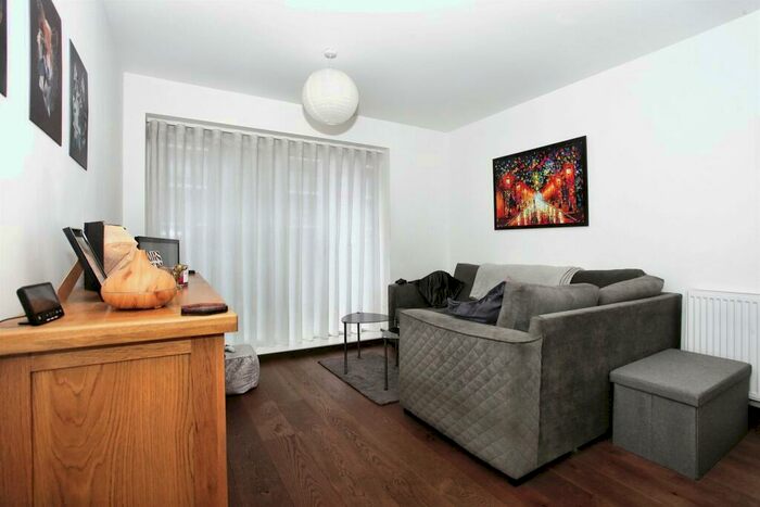2 Bedroom Flat For Sale In East Station Road, Fletton Quays, Peterborough, PE2