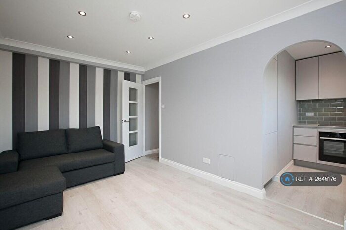 Studio To Rent In Braemar Gardens, Slough, SL1