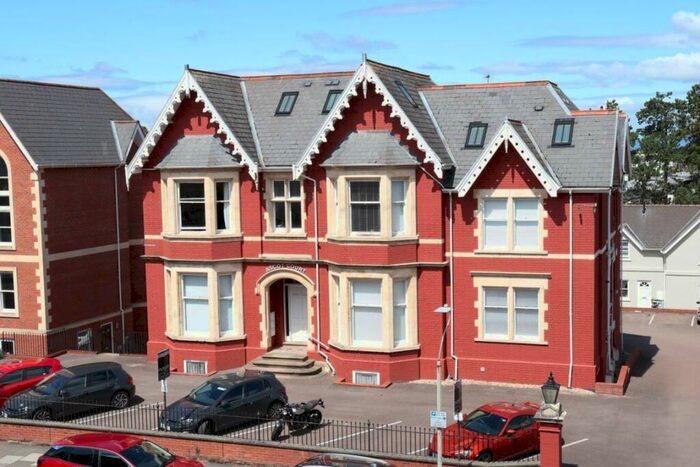 1 Bedroom Flat To Rent In Western Road, GL50