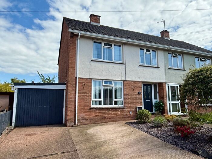 3 Bedroom Semi Detached House For Sale In Aldens Road, Alphington, EX2