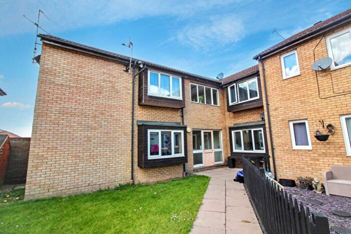 1 Bedroom Flat To Rent In Enborne Close, Aylesbury, HP21