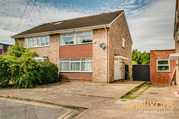 4 Bedroom Semi-Detached House To Rent In Malvern Close, Mitcham, CR4