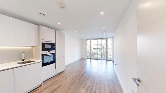 1 Bedroom Flat To Rent In Gaumont Place, London, SW2