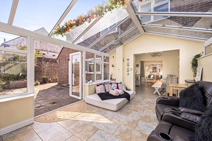 3 Bedroom Semi-Detached House For Sale In Denton Drive, Hollingbury, Brighton, BN1
