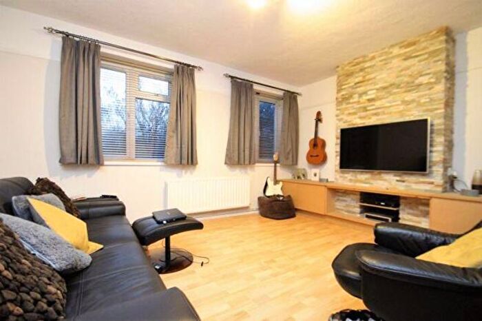 1 Bedroom Flat For Sale In Whitton Avenue West, Northolt, UB5