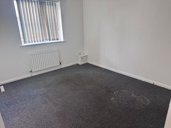 2 Bedroom Flat To Rent In Blueberry Avenue, Manchester, M40