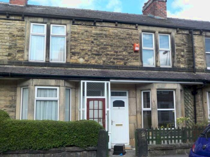 2 Bedroom Terraced House To Rent In Regent Avenue, Harrogate, HG1