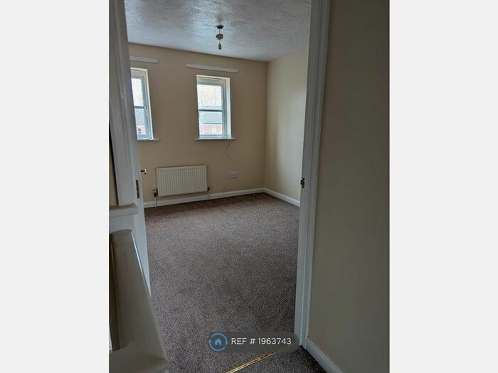 2 Bedroom Semi-Detached House To Rent In Bryony Road, Hamilton, Leicester, LE5